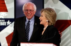Democrats brace for Chicago battle over superdelegates