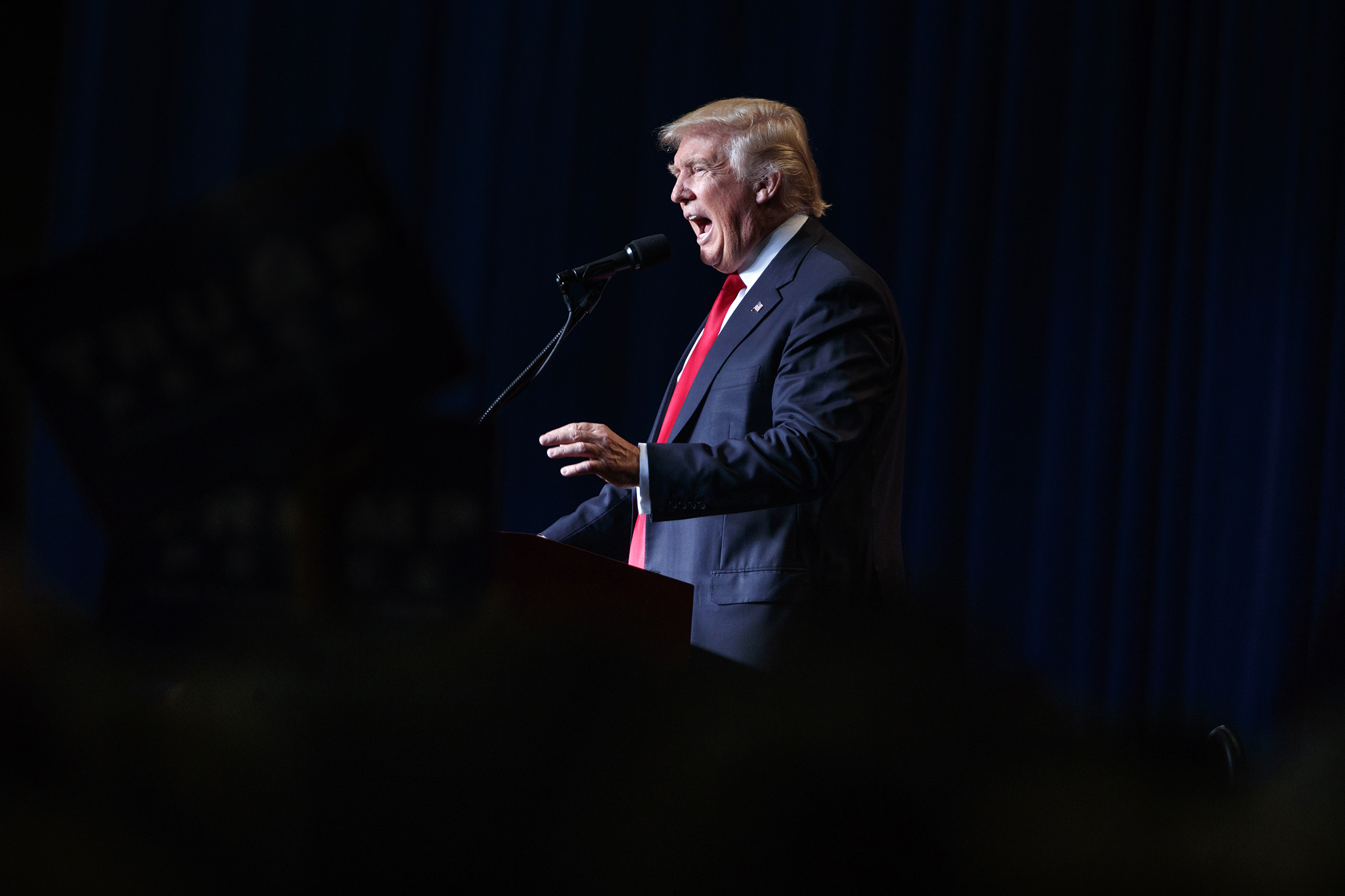 Trump looks to stay on message after gaffe-filled week