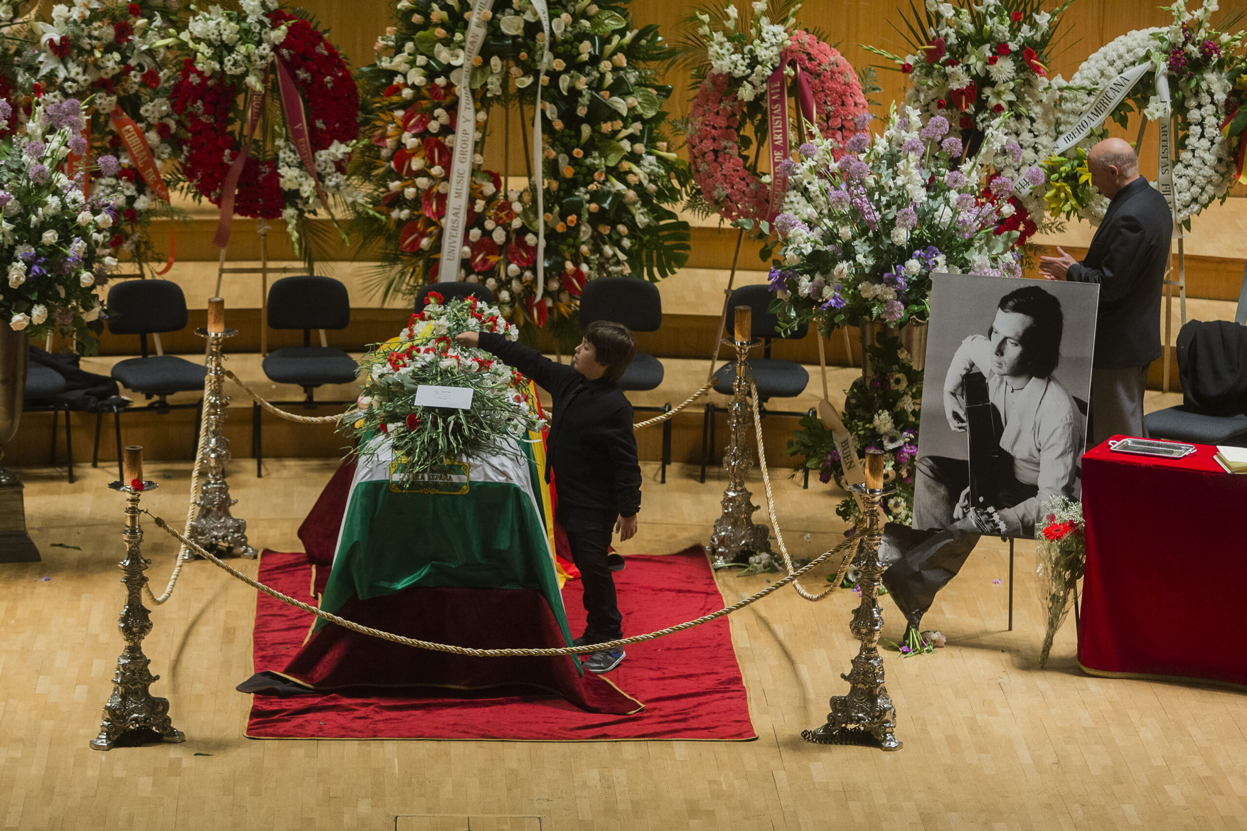 Spain: Body of Paco de Lucia arrives in Madrid