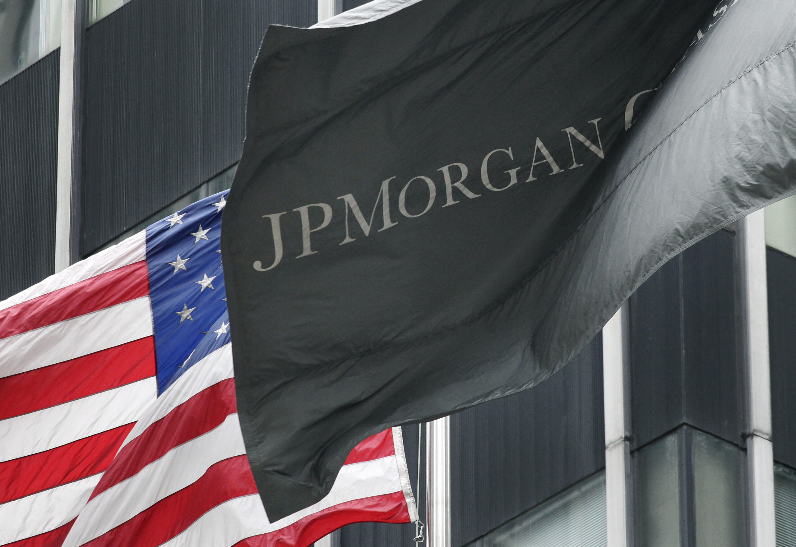 8 biggest banks need $120 billion more to avoid bailouts, Fed mandates