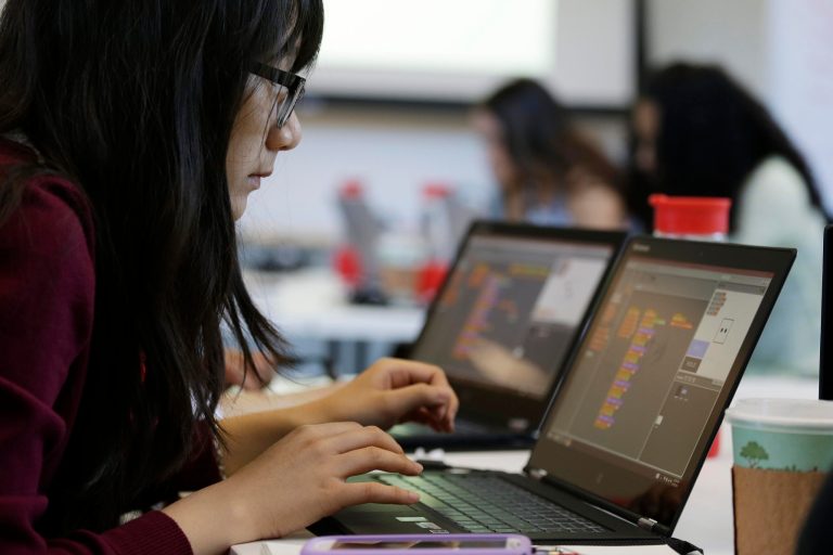 5 Things To Know about getting girls into coding