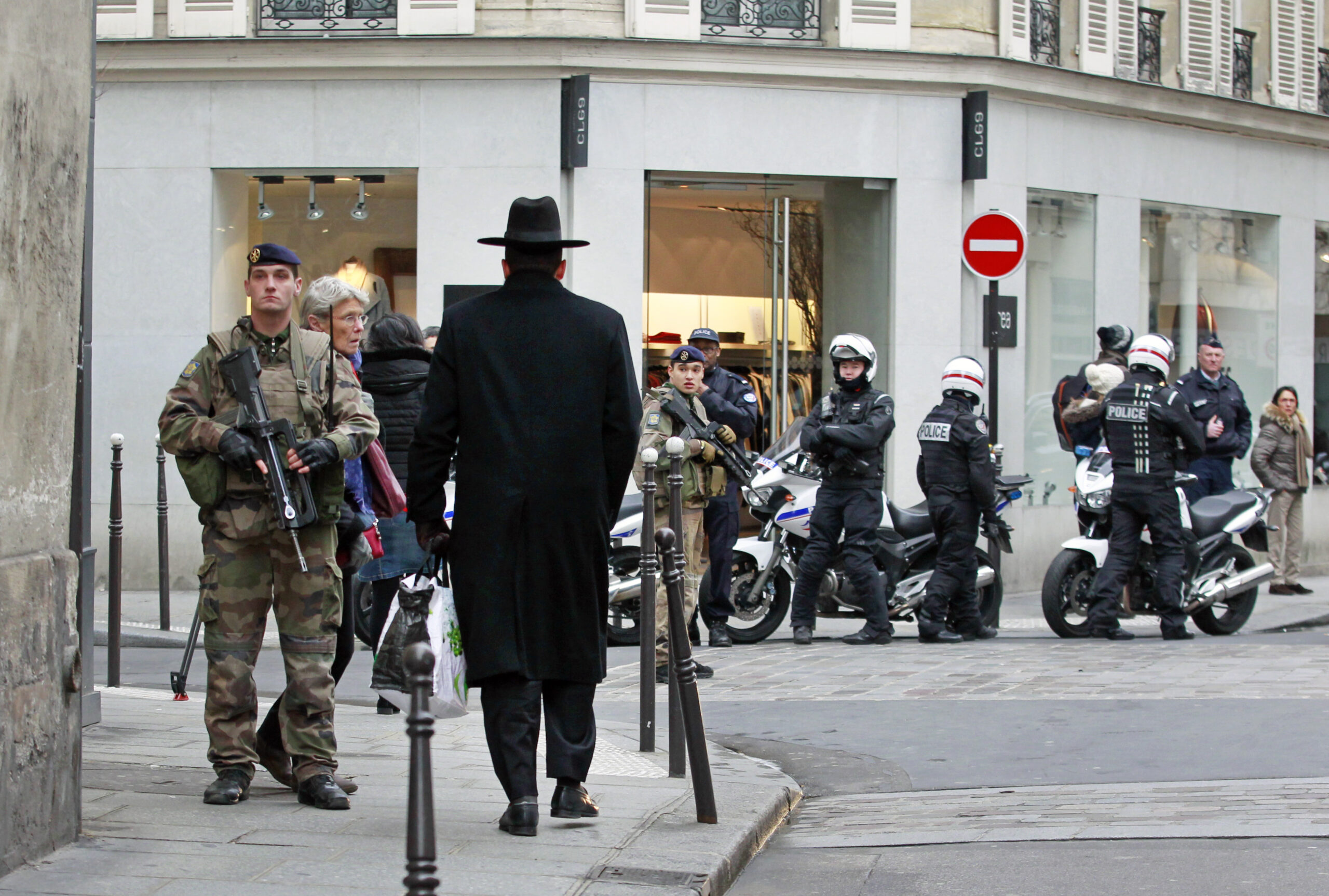 France deploying soldiers to protect Jewish schools and ‘sensitive sites’