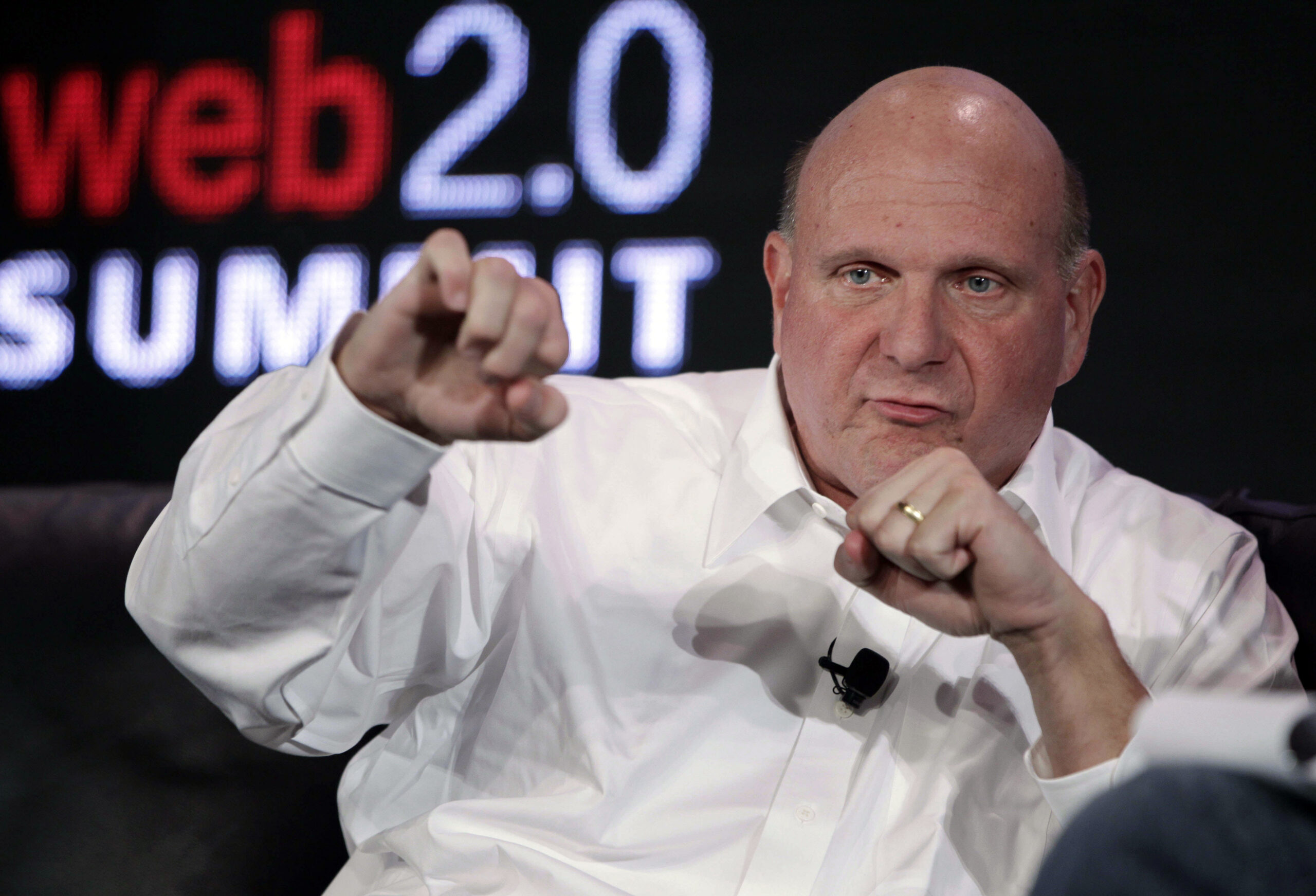 Ballmer brings cheer, competitiveness to Clippers