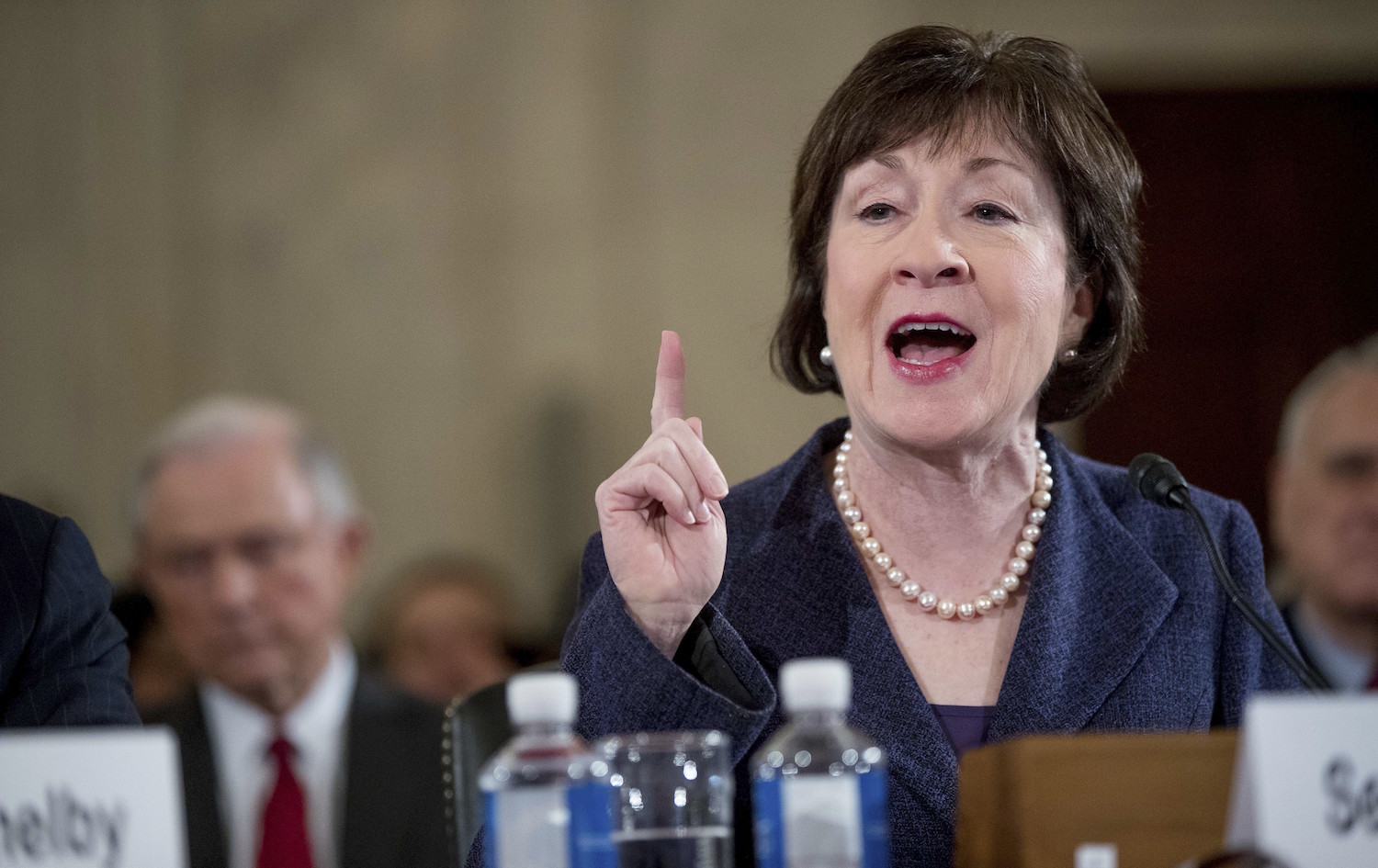 GOP senator: ‘Troubling’ if Flynn talked sanctions with Russia