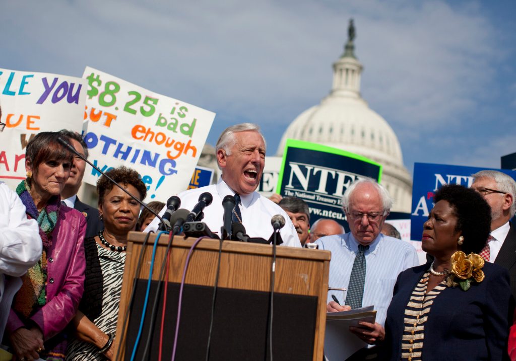 White House supports back pay for federal workers