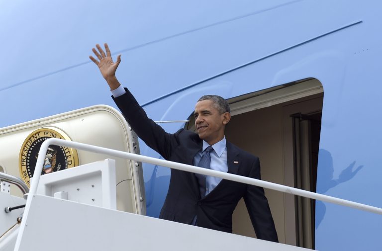 White House spokesman Josh Earnest said most people think President Obama is trying to help them. (AP Photo/Susan Walsh)