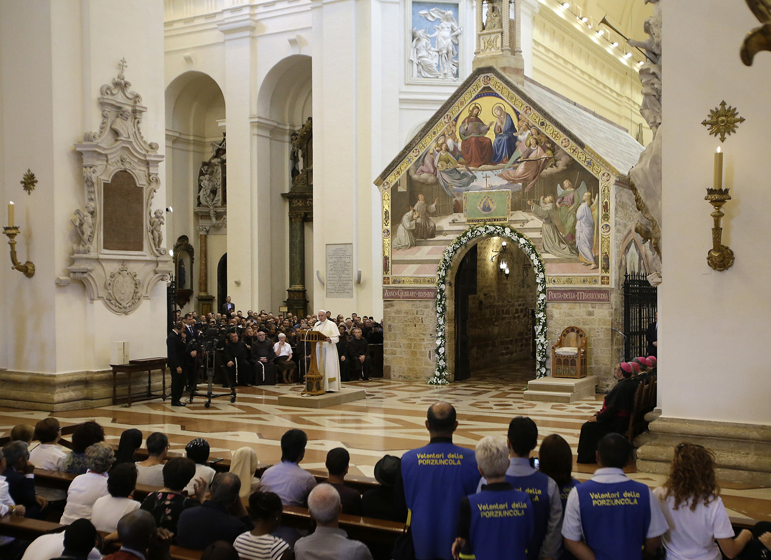 Study: Preachers more anti-Trump than anti-Clinton