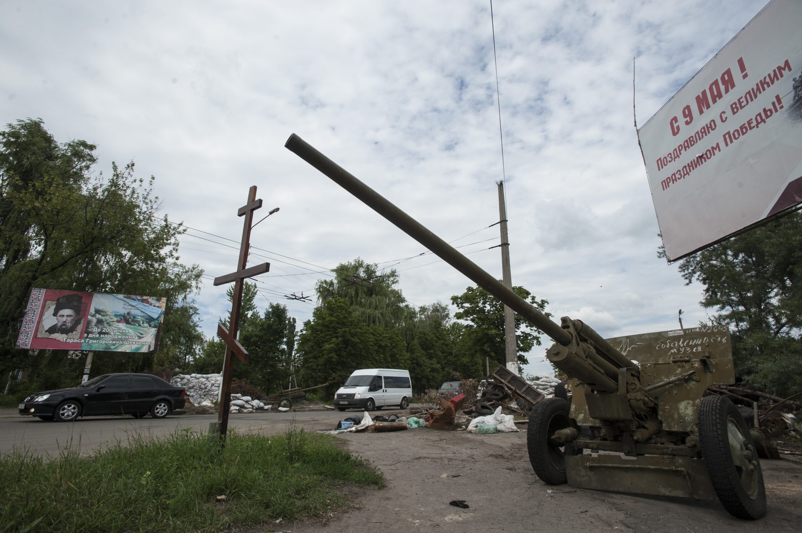 Rebel governor losing hope of Russia intervention