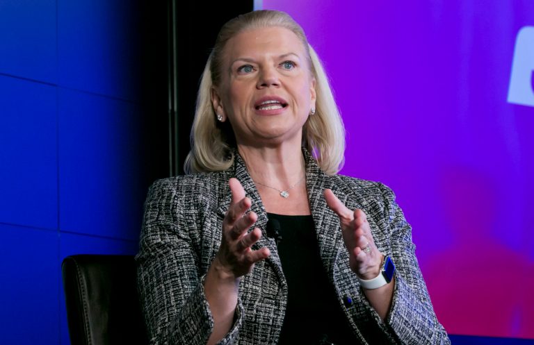 A day ahead of meeting with President-elect Donald Trump in Manhattan, the CEO of software company IBM announced plans to hire 25,000 people for 