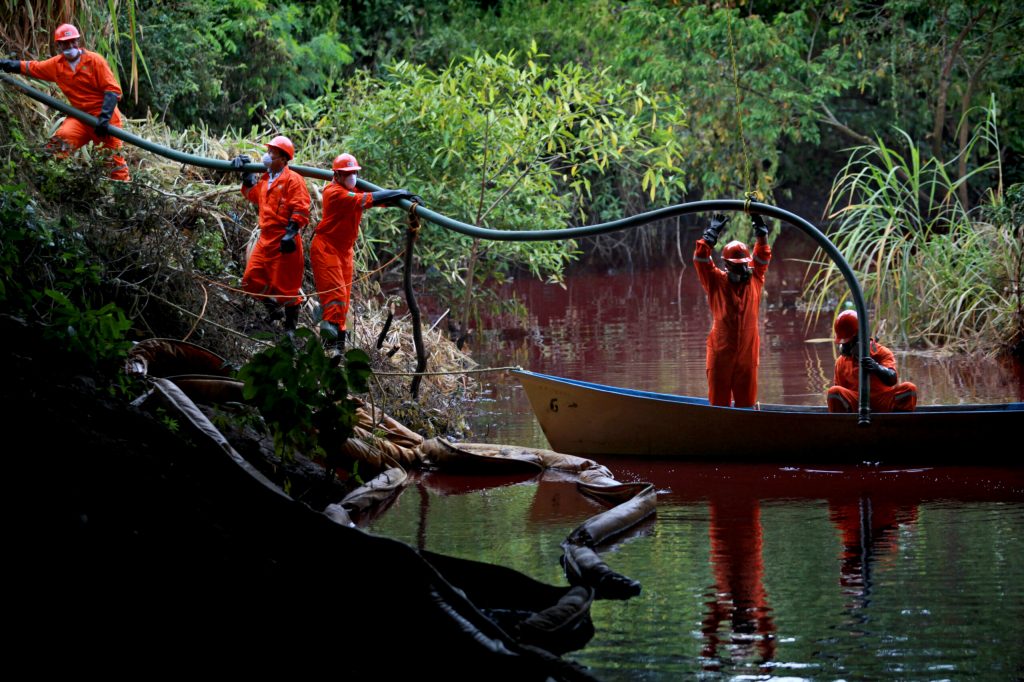 Mexico sees massive fish die-off at lake