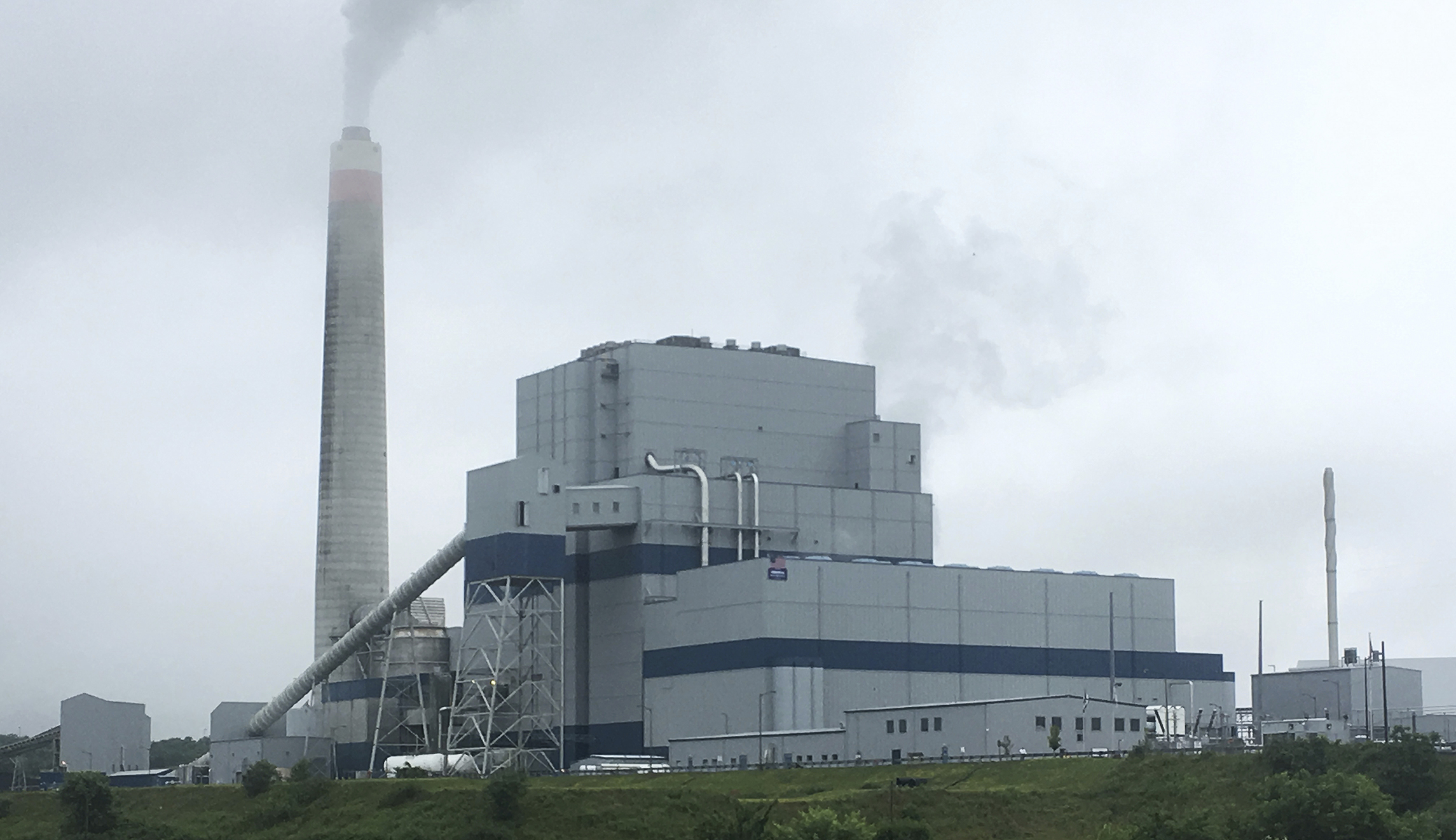 Coal group touts power plant benefits with new study