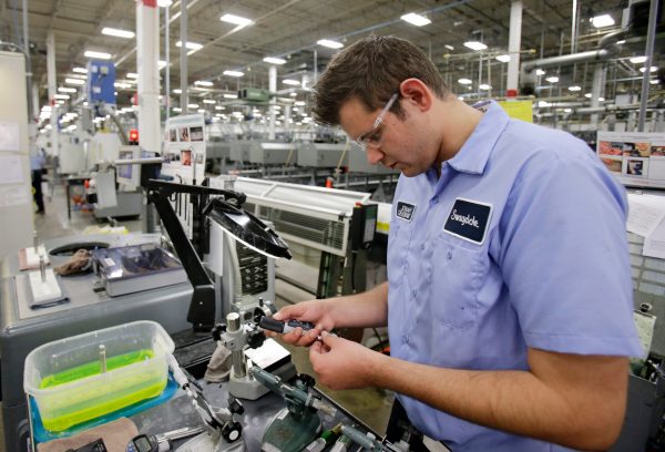 Employment growth of 4% shadowed by eight industries losing jobs