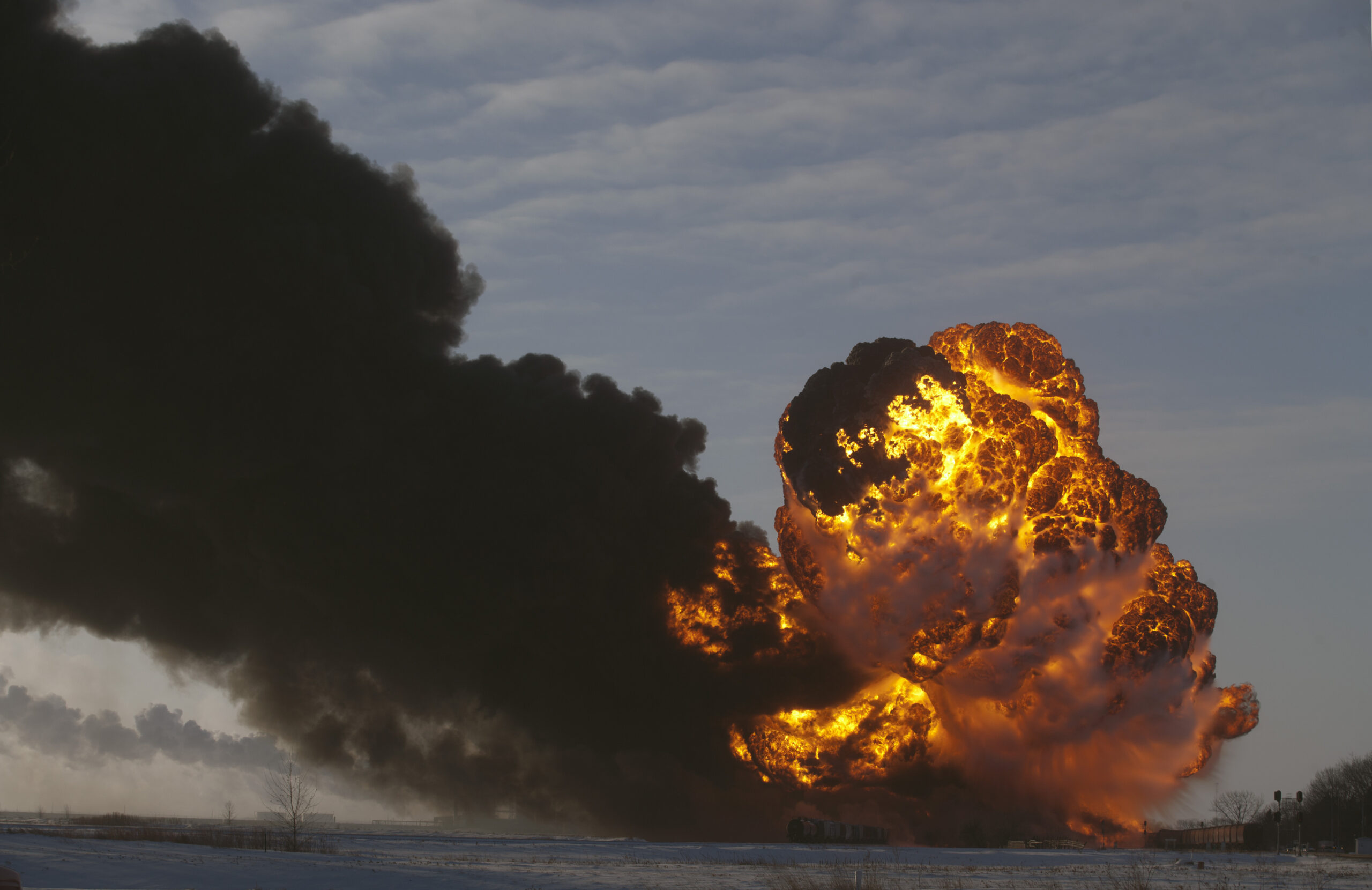 In North Dakota, derailment strengthens pipeline push