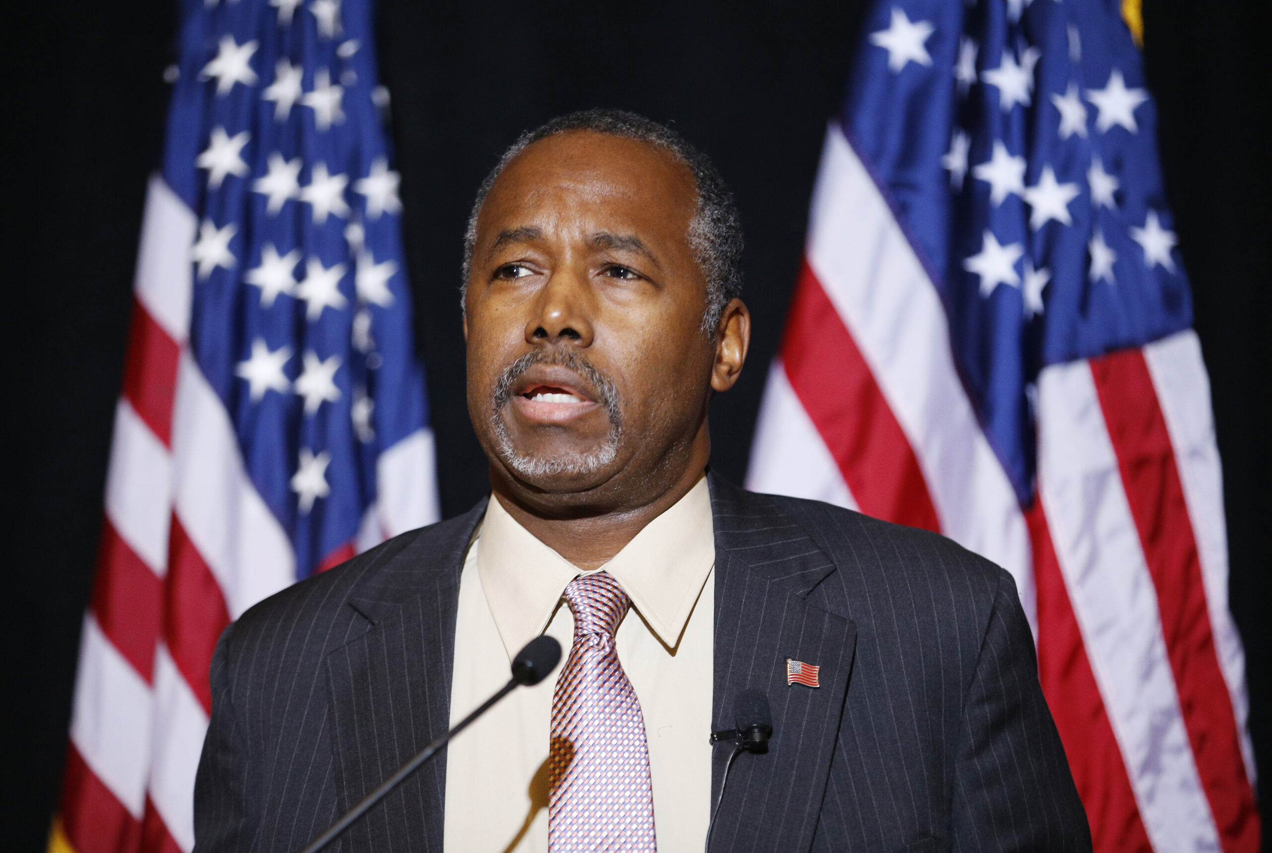 Top Carson fundraiser quits campaign