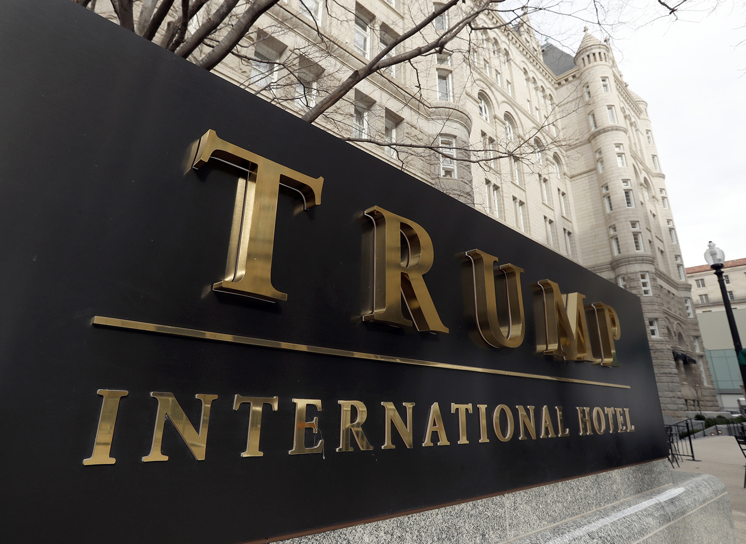 Democrats: Trump at risk of ‘foreign corruption’ unless he divests