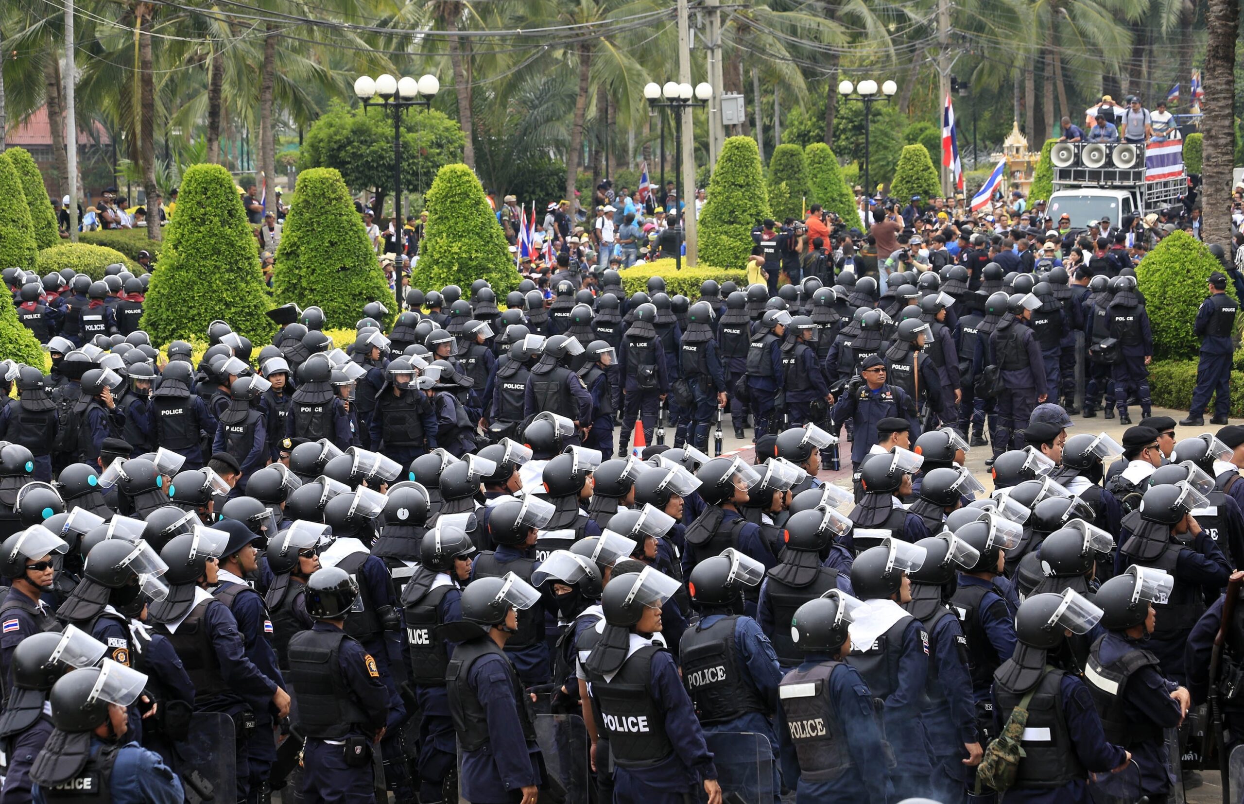 6 hurt in explosion at Thailand protest site