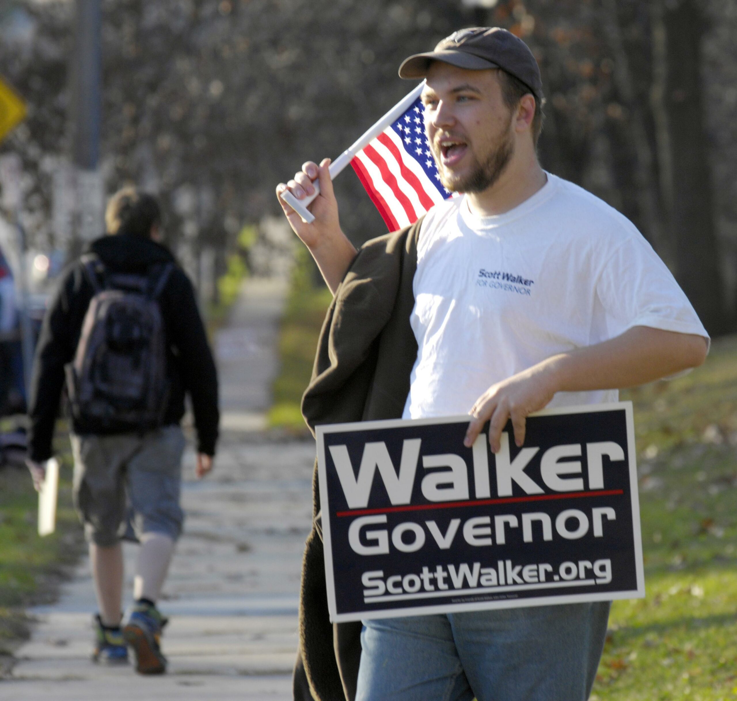 Right radio host’s name appears in Walker recall