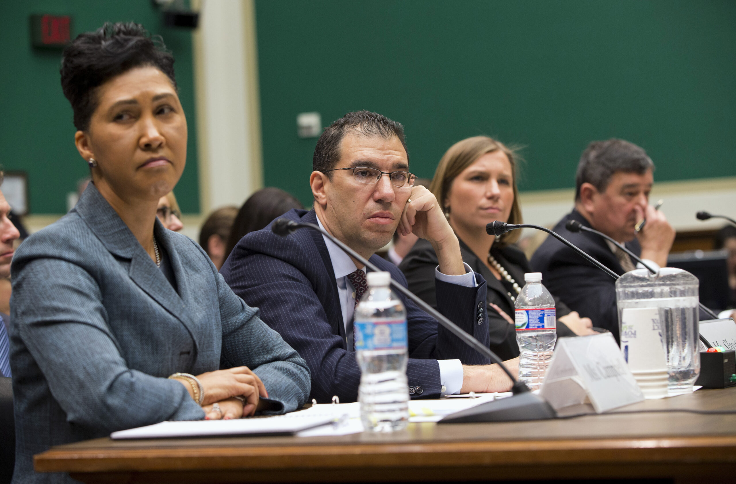 Lawmakers open first probe into botched health care roll out