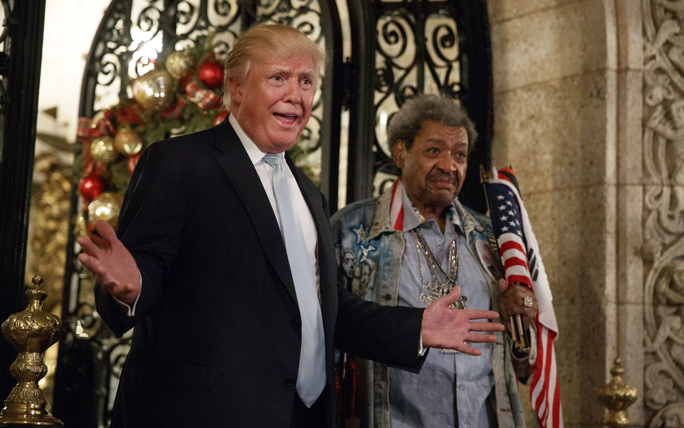 Media, pundits fixate on Don King’s appearance with Trump