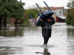 Floods force evacuation of 200,000 in Paraguay