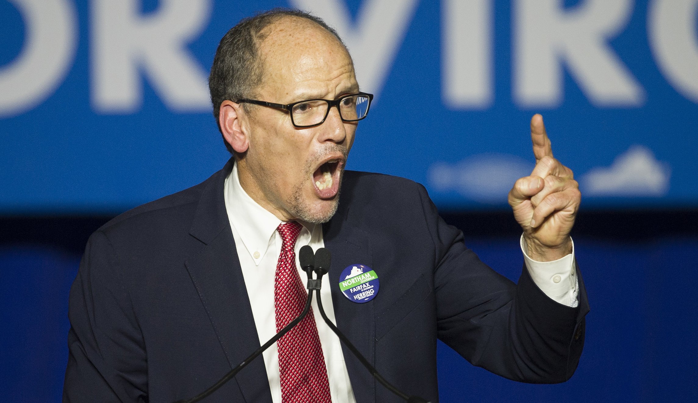 DNC chair opposes banking bill that splits Democrats