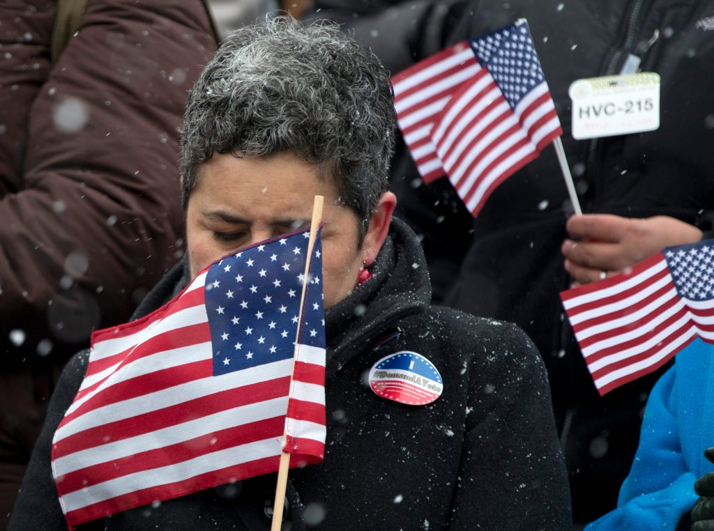 House Dems try to force vote on immigration