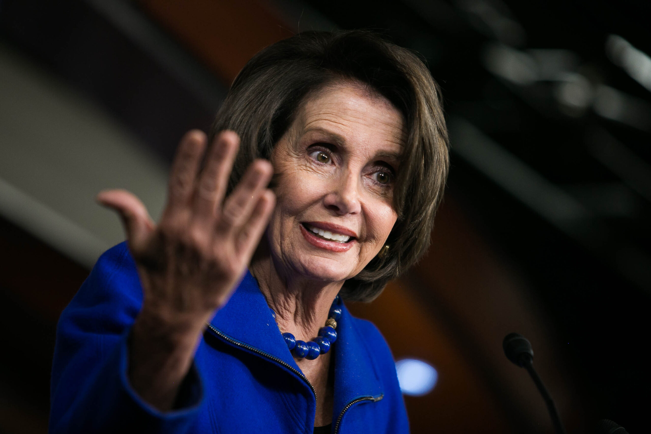 Pelosi invites Liddy Dole to see Obama speech