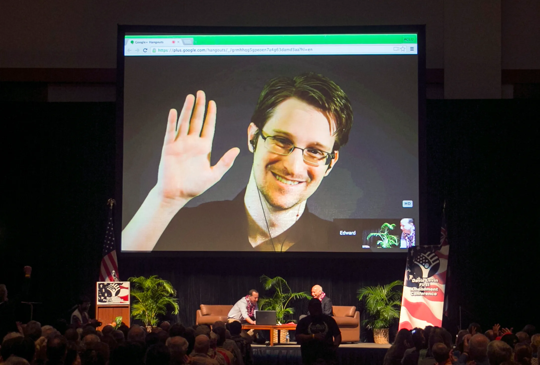 European Parliament calls on countries to protect Snowden