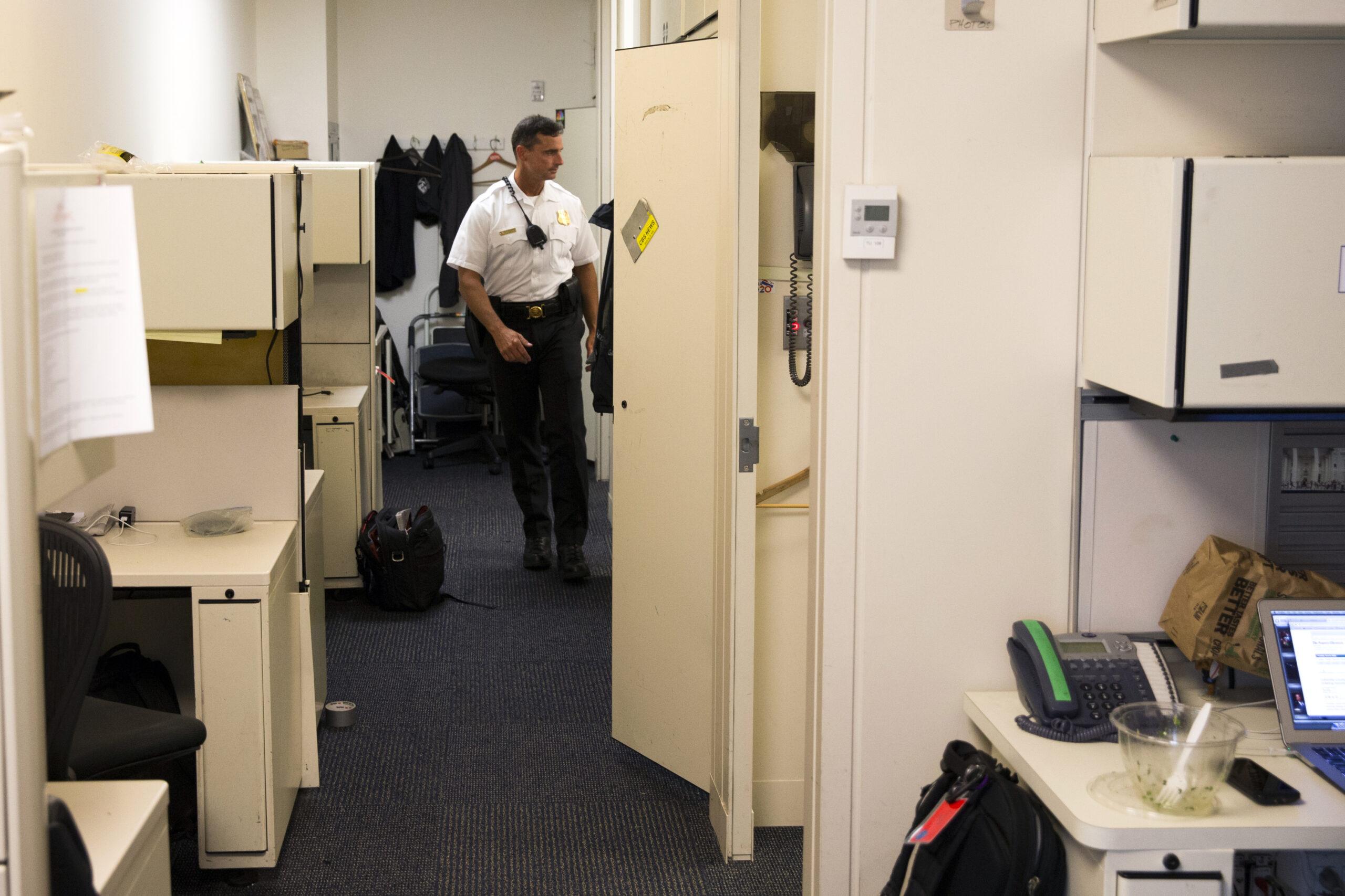 Reporters evacuated from White House after bomb threat