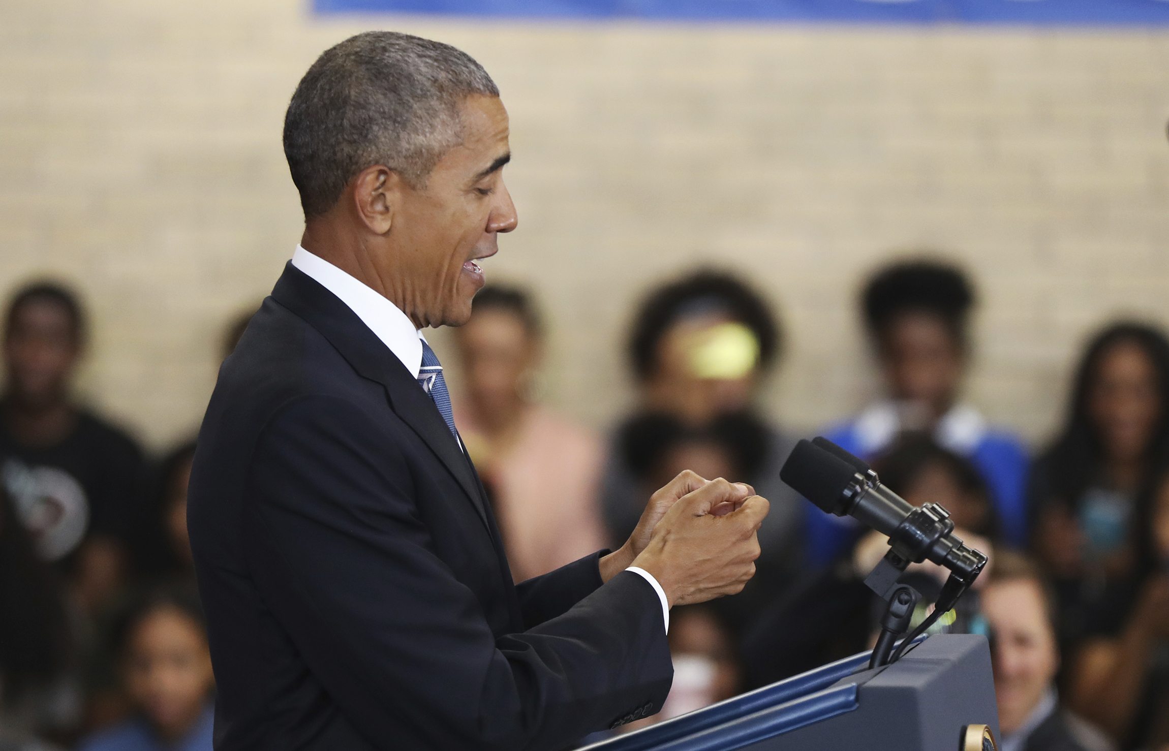 Obama giving away his social media followers