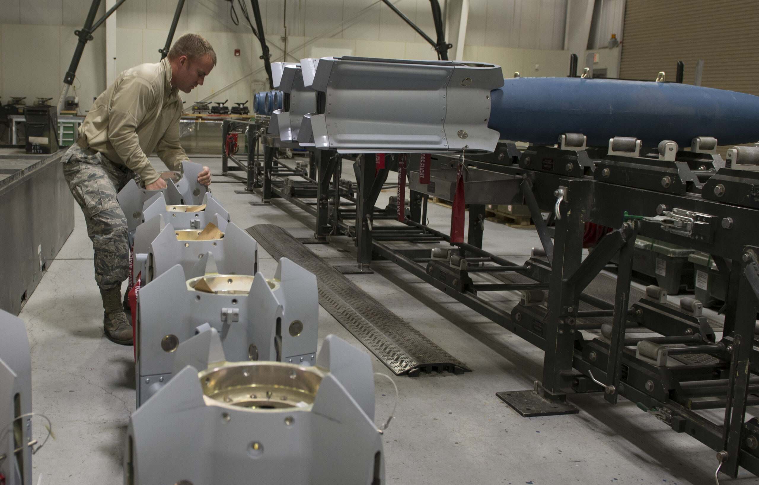 Raytheon missile and space sales increase amid ISIS fight