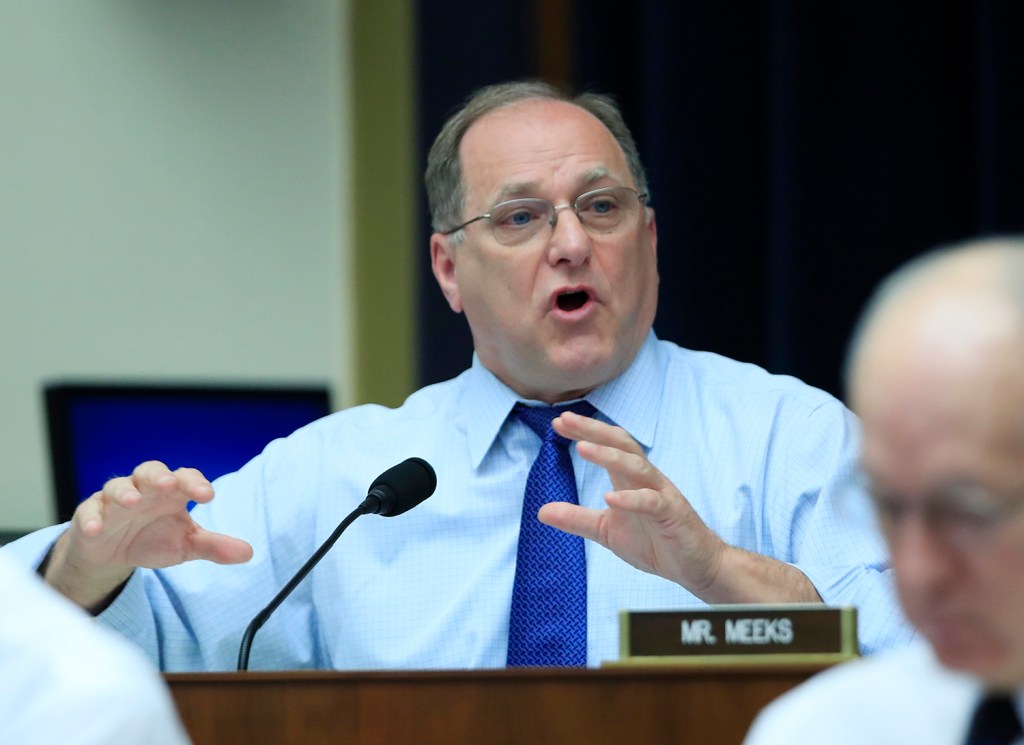 Parties debate everything in grinding vote on GOP banking bill