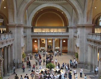 Social Media Democratizes Access to Art