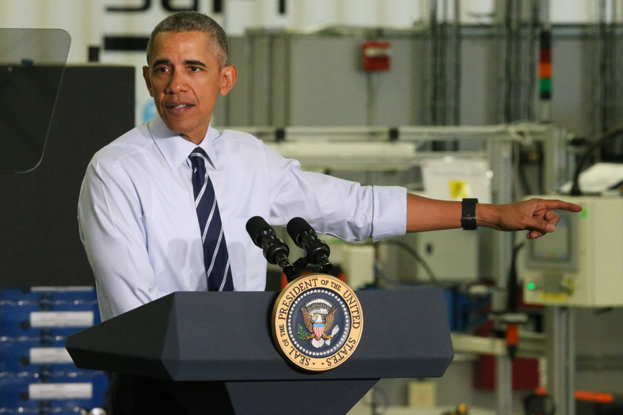 Obama cites gains in fight against Islamic State