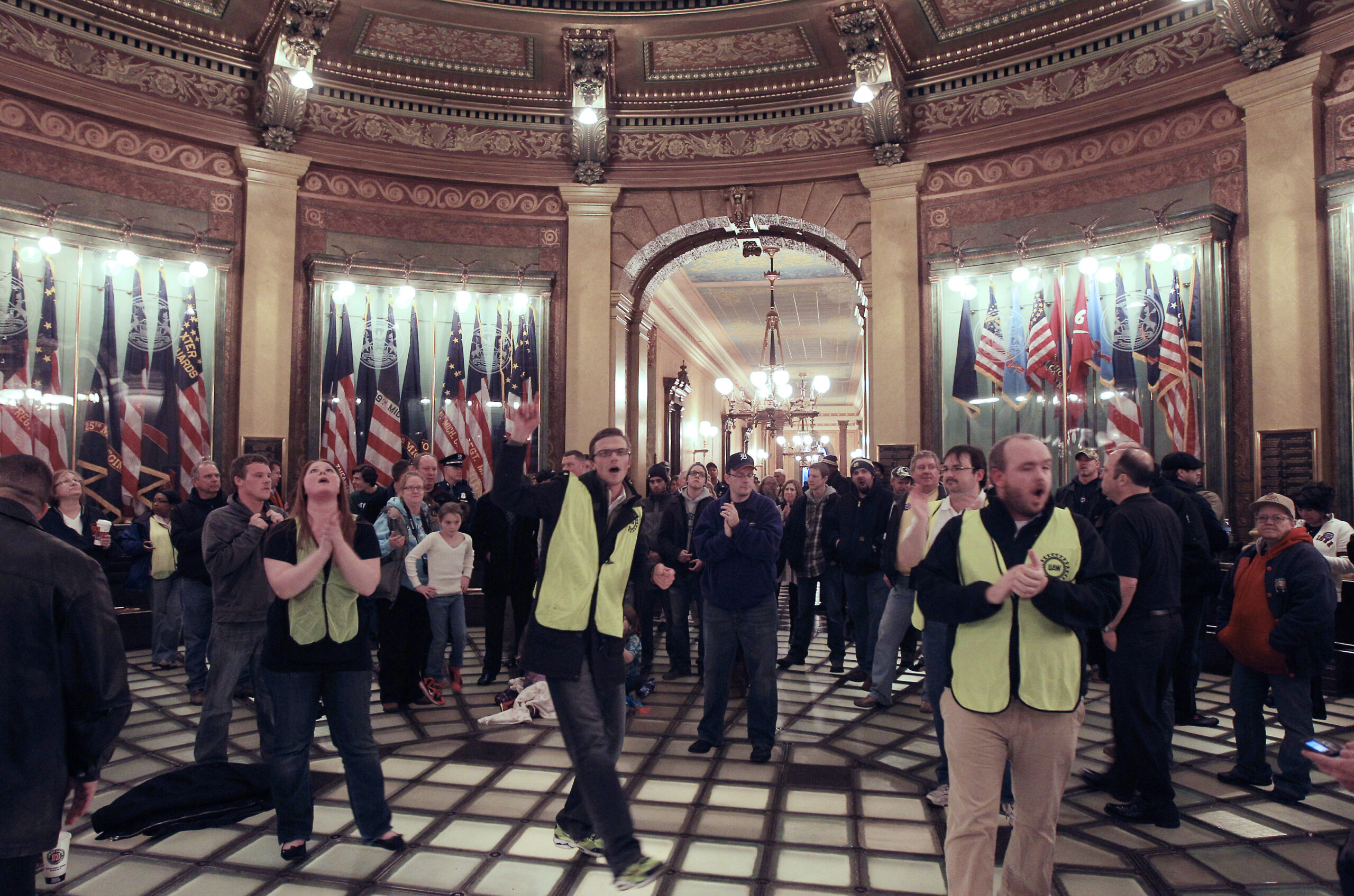 Mich. legislators defy unions, OK right-to-work