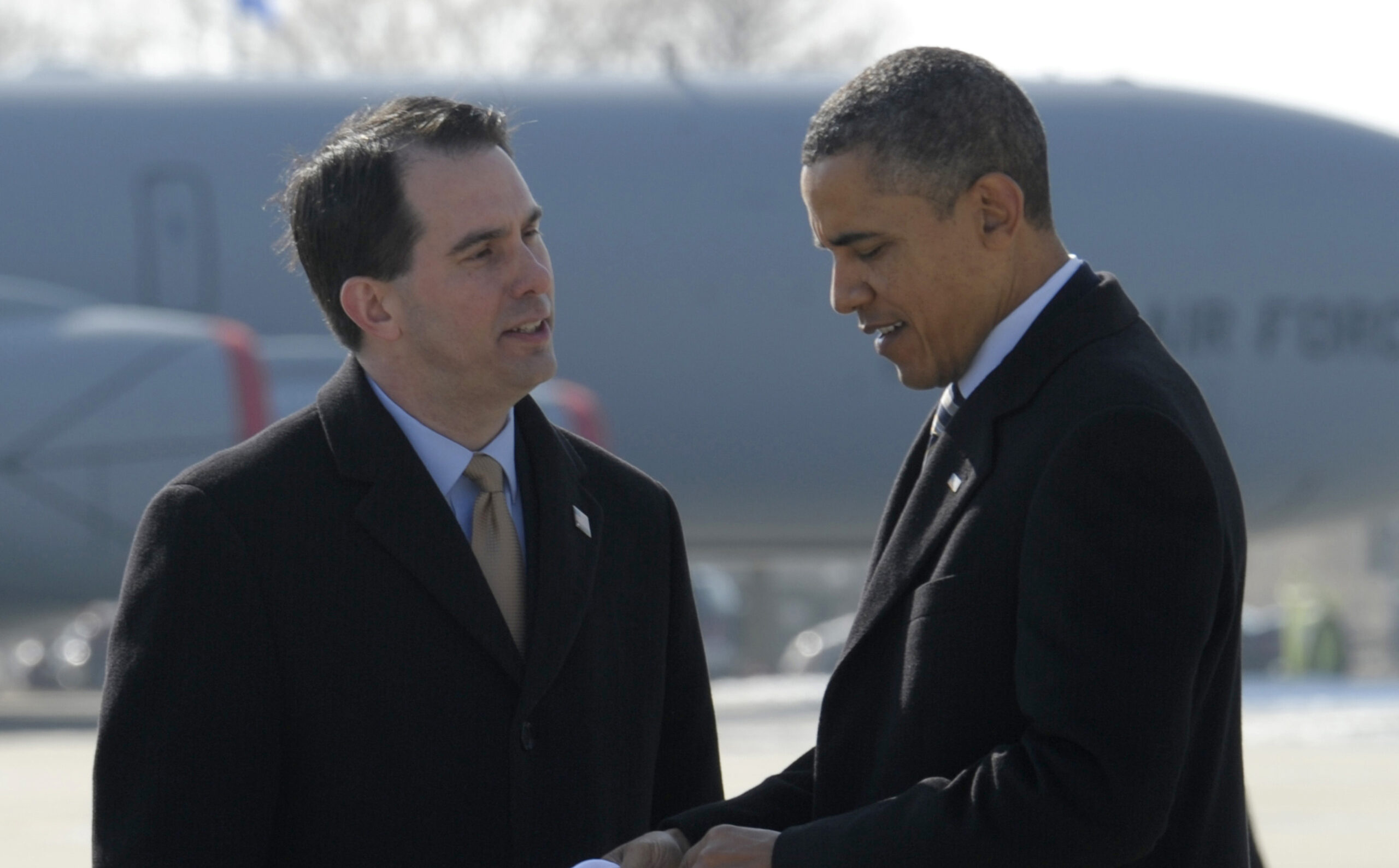 Obama, Scott Walker have similar Wisconsin approval ratings