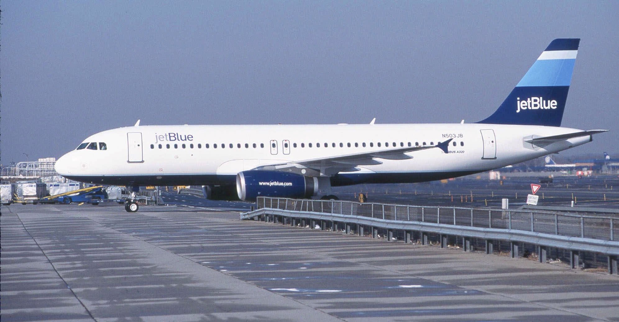 4 airlines in NYC told to raise workers’ wages