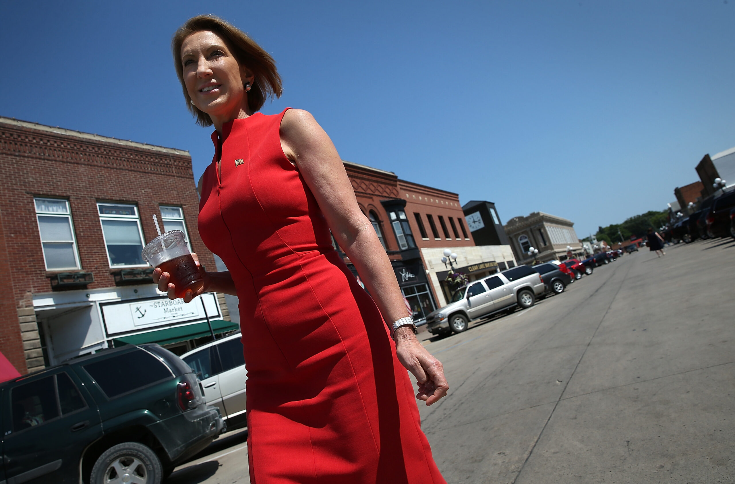 Carly Fiorina opposes federal minimum wage law