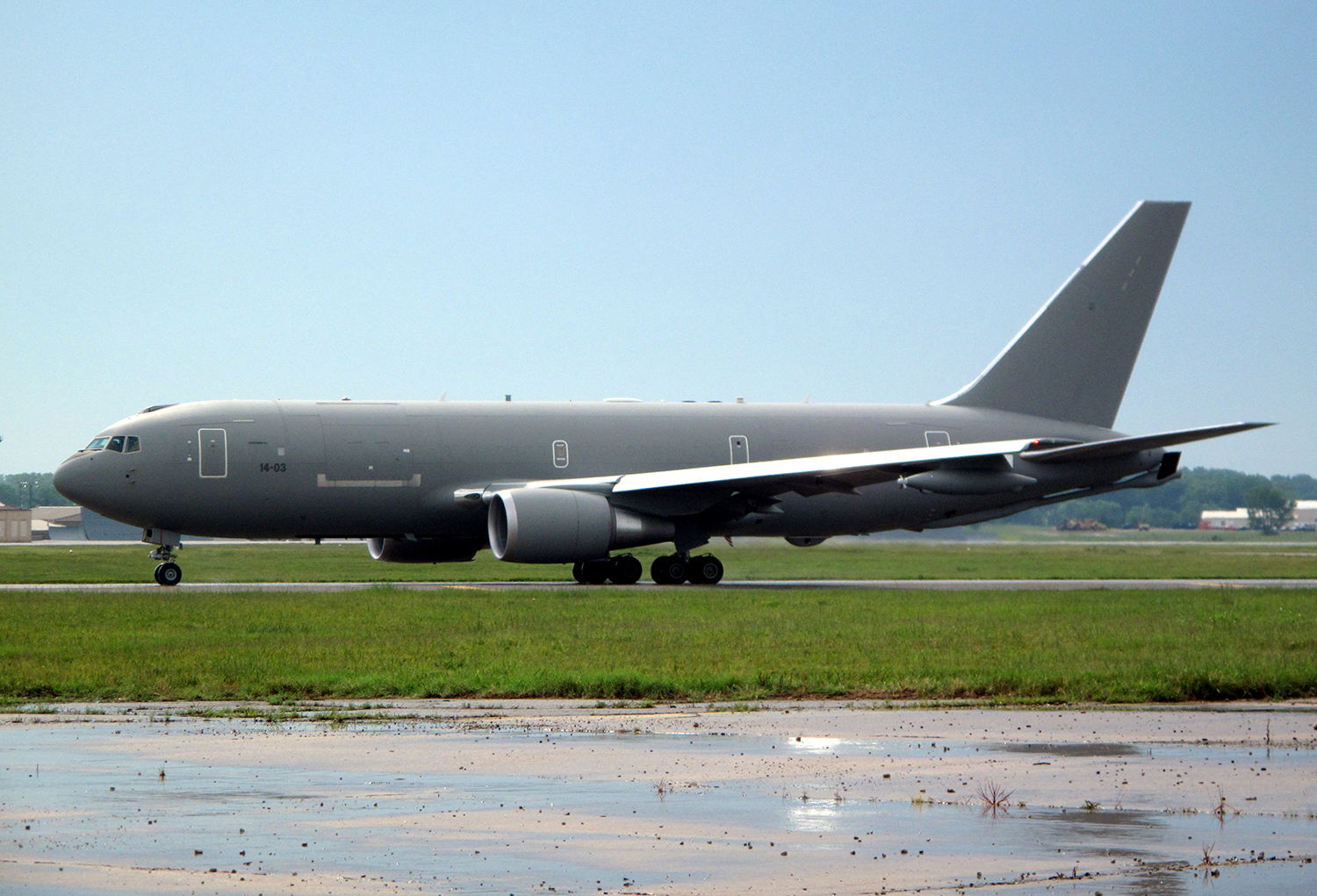 Boeing revenue up 2 percent for first quarter