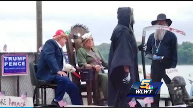 The float also featured an Easter Island head painted black with a sign identifying it as President Obama. (Screengrab/WLWT 5)