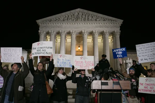 Byron York: Dems escalate anti-Trump offensive