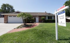 Average rate on 30-year US mortgage stays 4.4 pct.