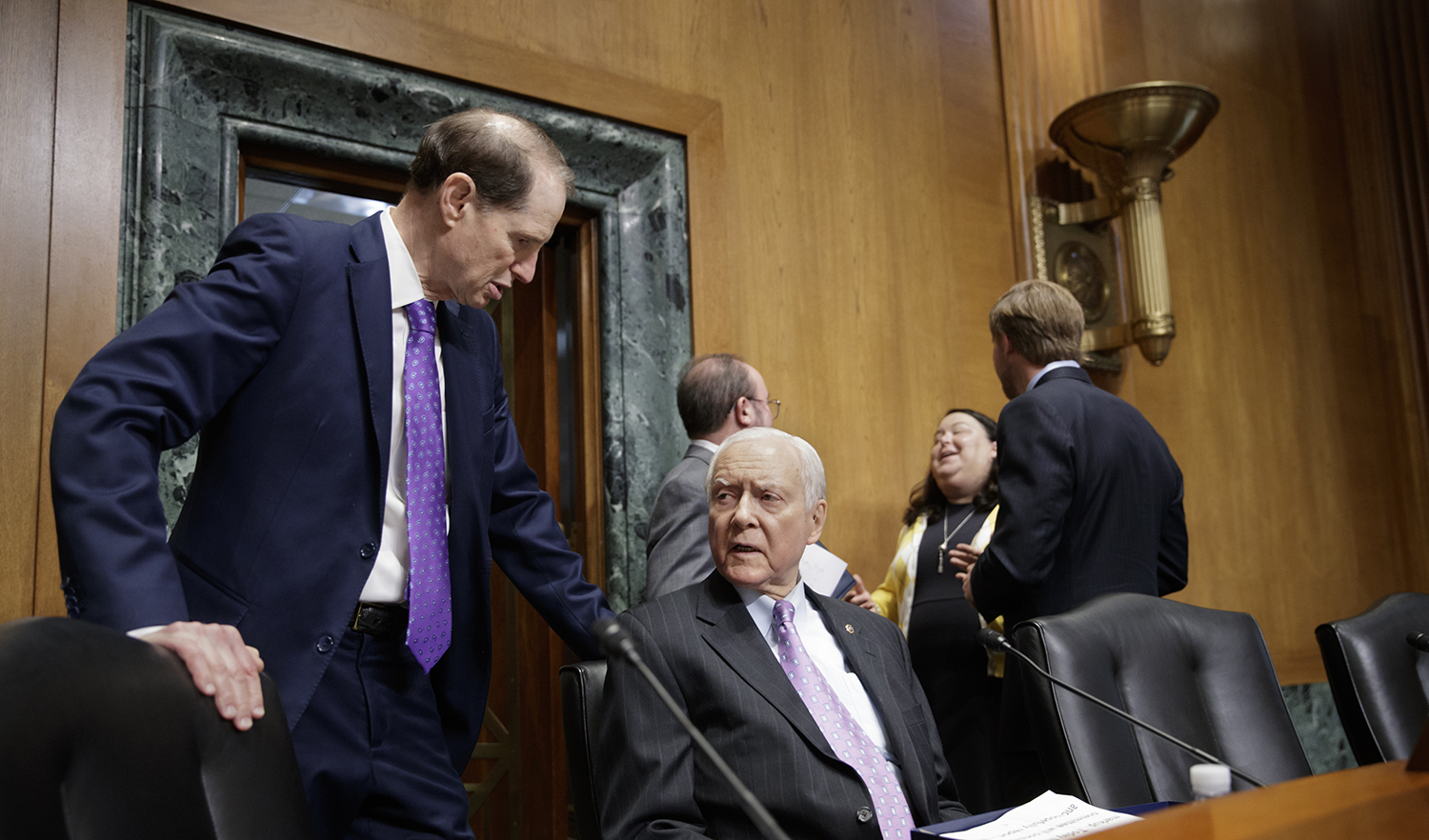 Sens. Orrin Hatch, Ron Wyden reach deal to extend child insurance program