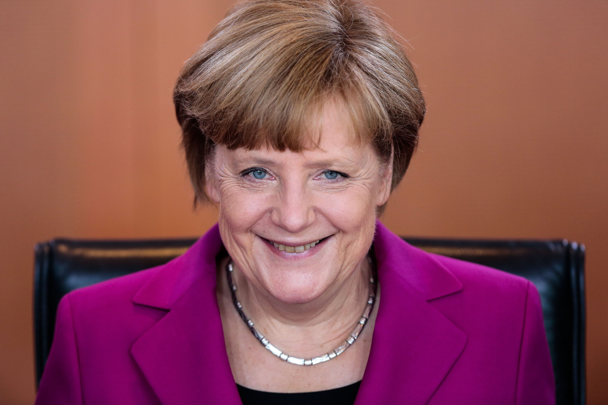 Germany investigates alleged NSA Merkel phone tap