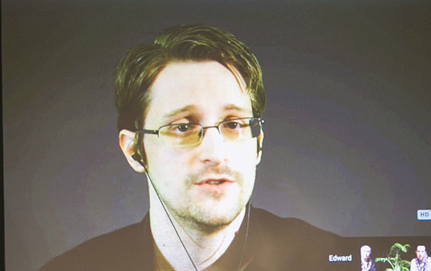 Washington Post calls for convicting source Snowden