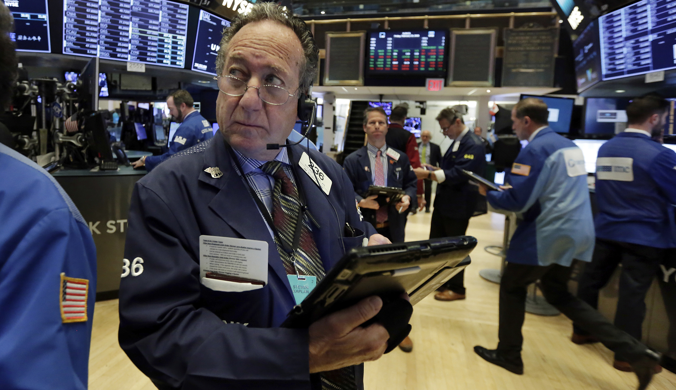 Fourth-quarter GDP growth revised down to 2.5 percent rate