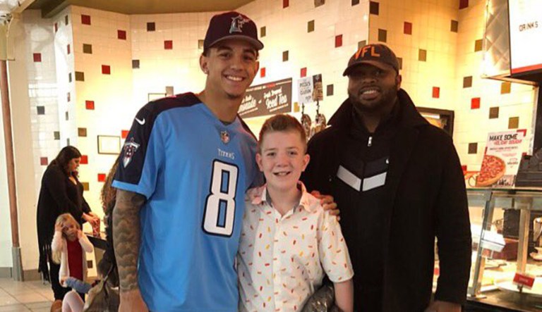 Jarrett Guarantano, a quarterback for the Tennessee Titans, immediately met with Keaton Jones to boost his spirits. (Image courtesy screenshot)