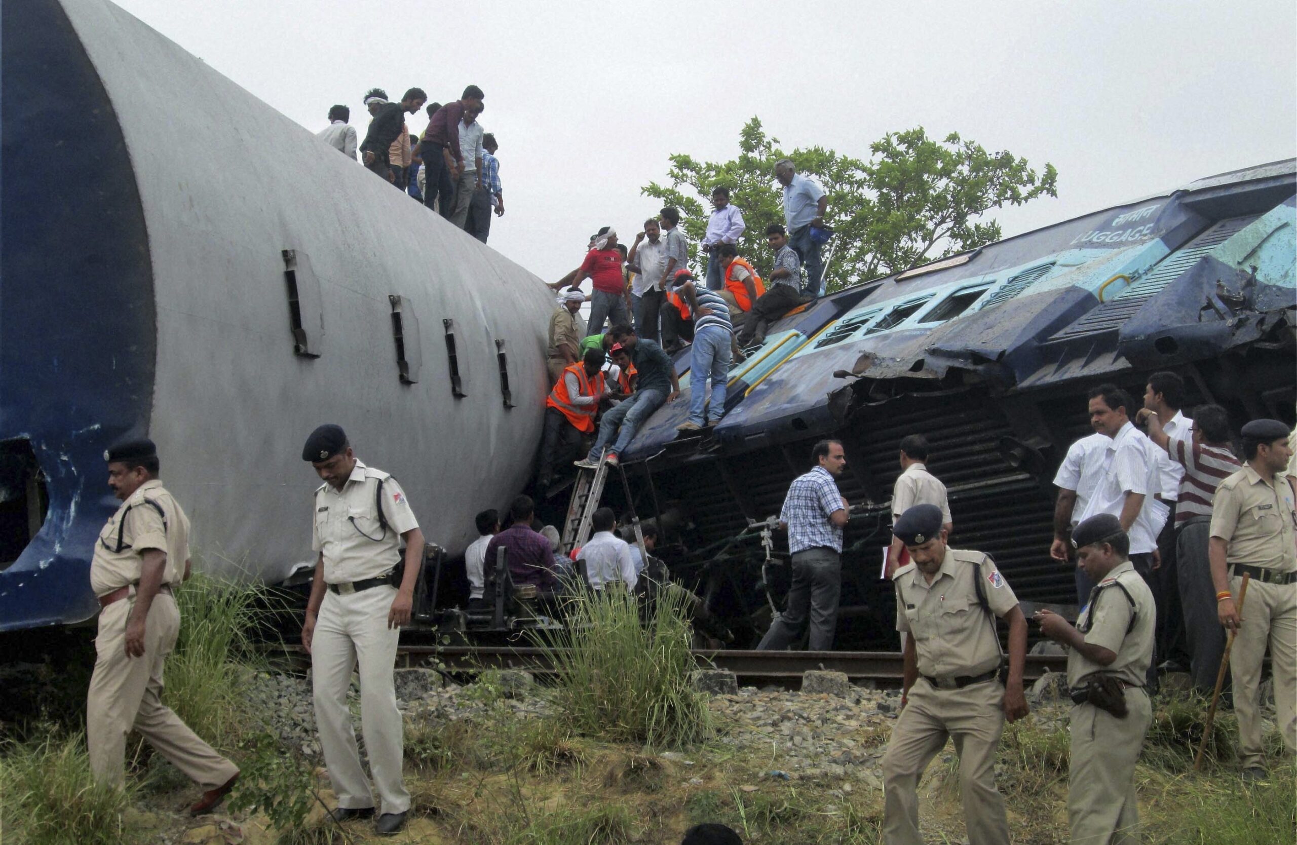 Train accident kills at least 40 in northern India