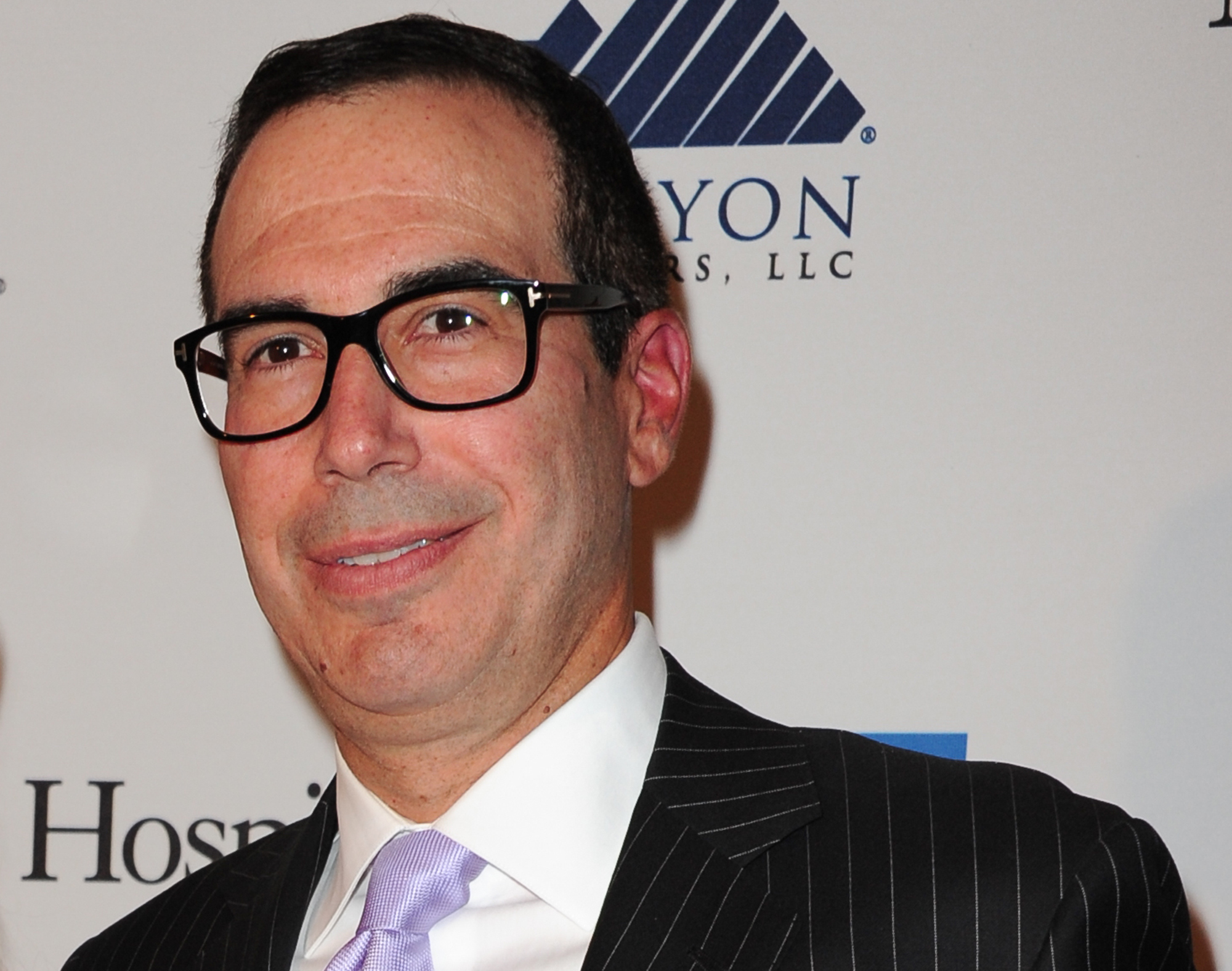 Trump’s new finance chairman has long history of donating to Dems