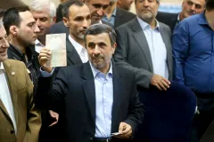 Iran: Mahmoud Ahmadinejad files to run for president again